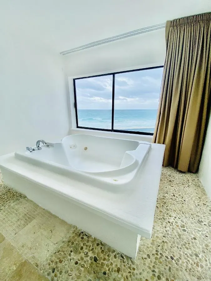 Cyan Cancun Resort & Spa 4*,
